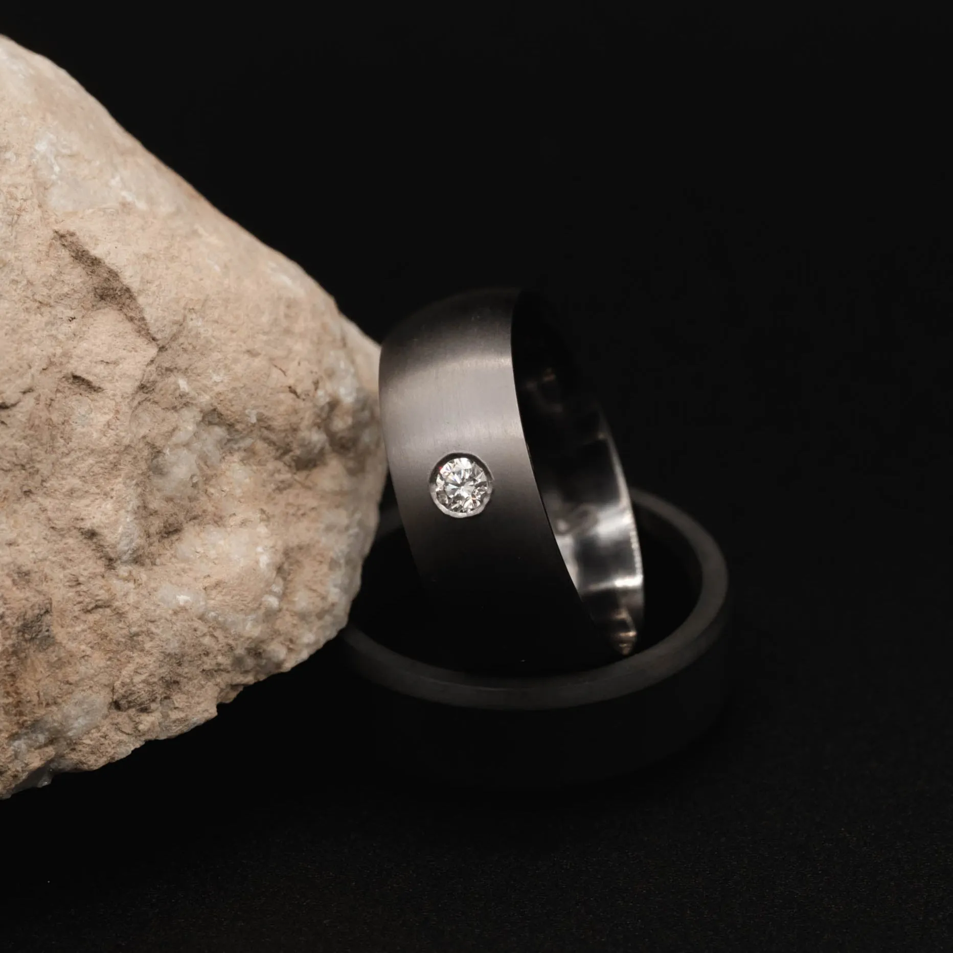 Alternative Metal Band - Half Round Profile with Flush Lab Grown Diamond