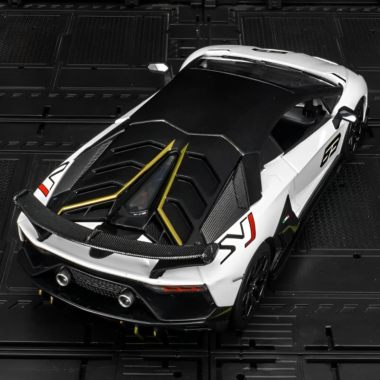 Diecast Model Lamborghini Aventador SVJ63 1/24