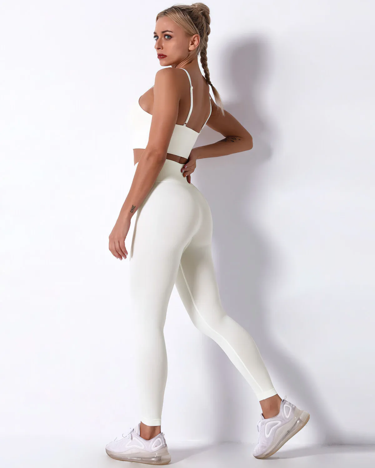 Mikaela Sports Bra - Beige