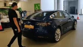 Tesla Model 3 Hands-Free Power Trunk Liftgate